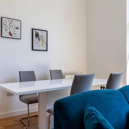 Stunning New 3 Bdr Duplex Wbalcony, East London Apartment Екстериор снимка
