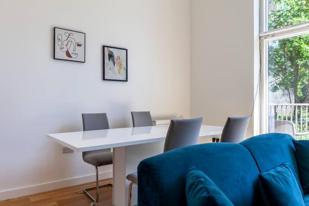 Stunning New 3 Bdr Duplex Wbalcony, East London Apartment Екстериор снимка