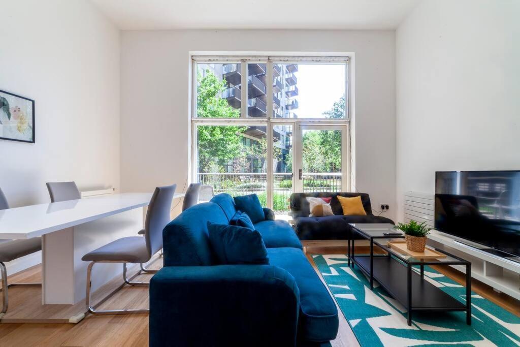 Stunning New 3 Bdr Duplex Wbalcony, East London Apartment Екстериор снимка