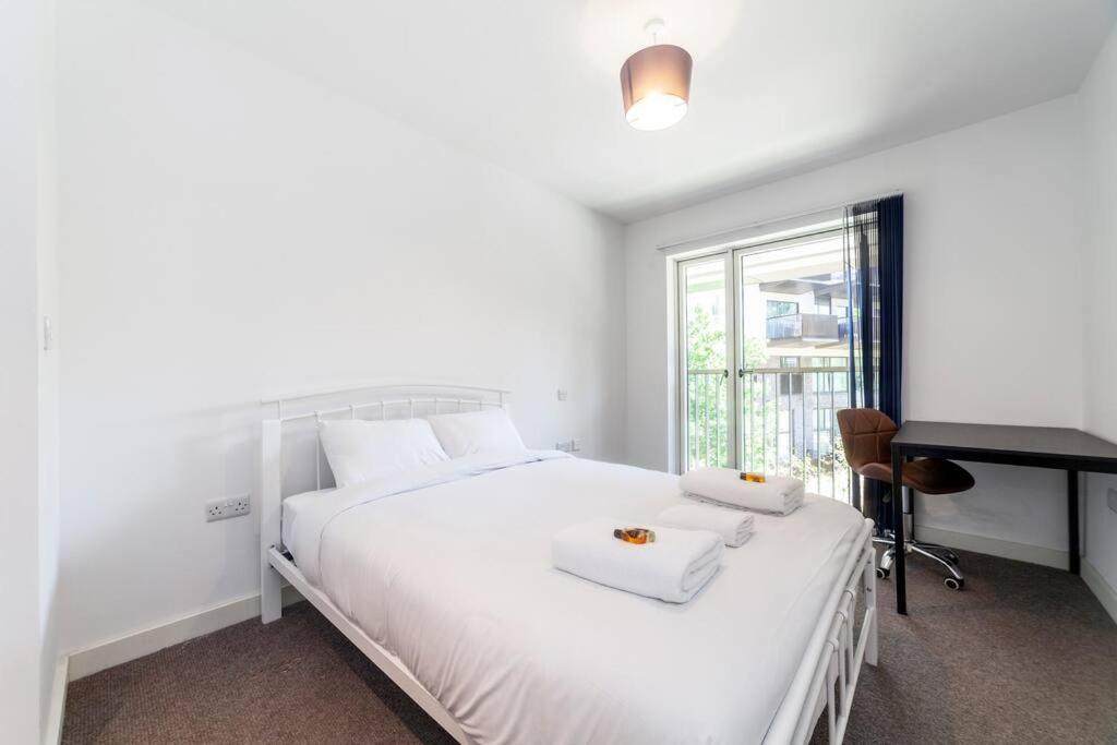Stunning New 3 Bdr Duplex Wbalcony, East London Apartment Екстериор снимка