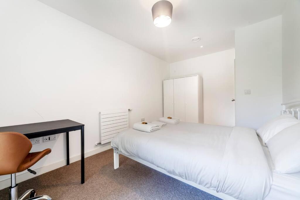 Stunning New 3 Bdr Duplex Wbalcony, East London Apartment Екстериор снимка
