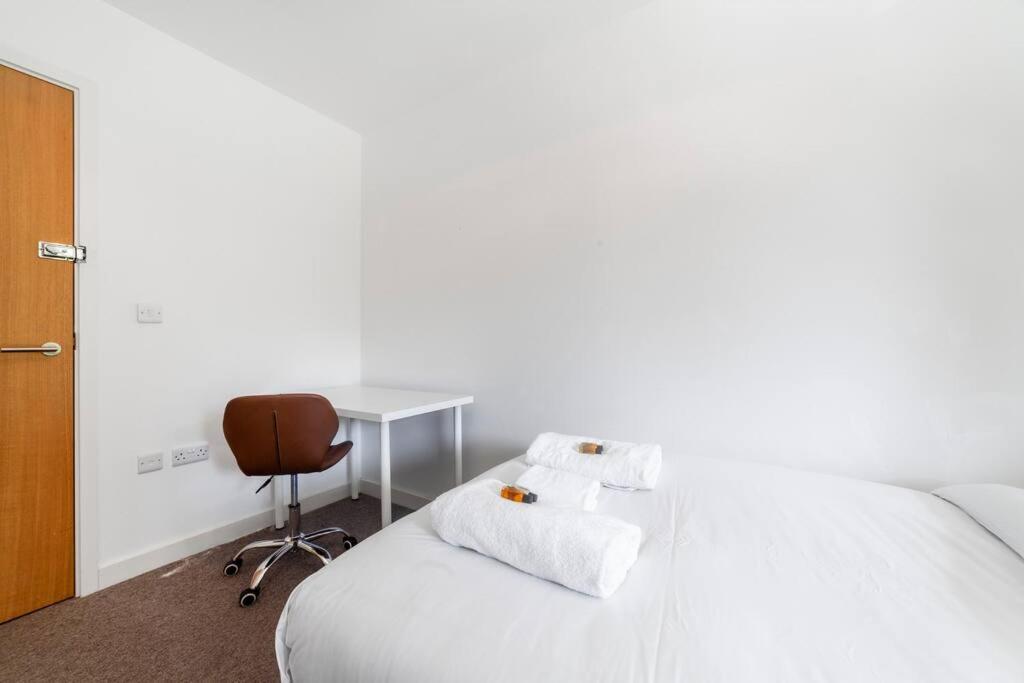 Stunning New 3 Bdr Duplex Wbalcony, East London Apartment Екстериор снимка